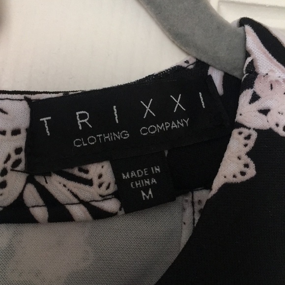 NWT!!! Flowered, flare dress - Picture 4 of 6